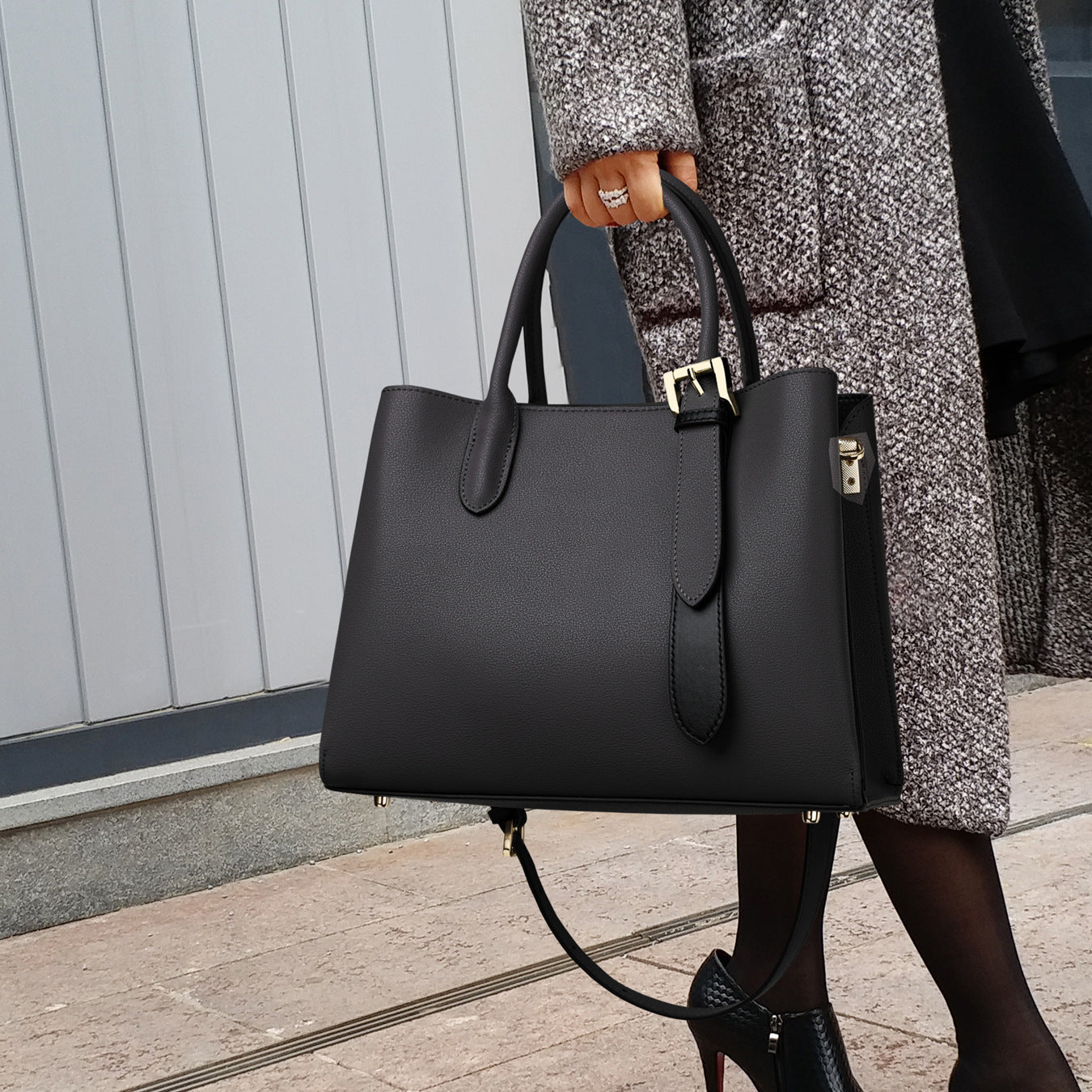 One Shoulder Western Style Portable Bag