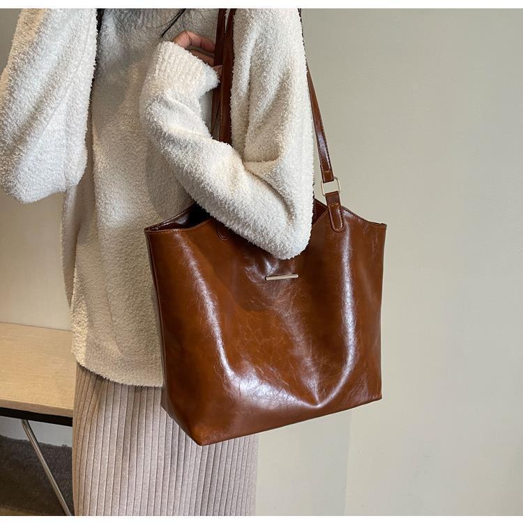 Fashionable Large-capacity One-shoulder  Bag