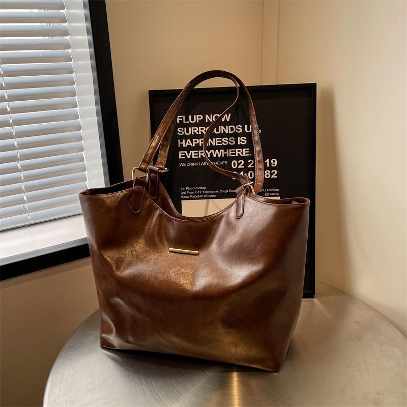 Fashionable Large-capacity One-shoulder  Bag