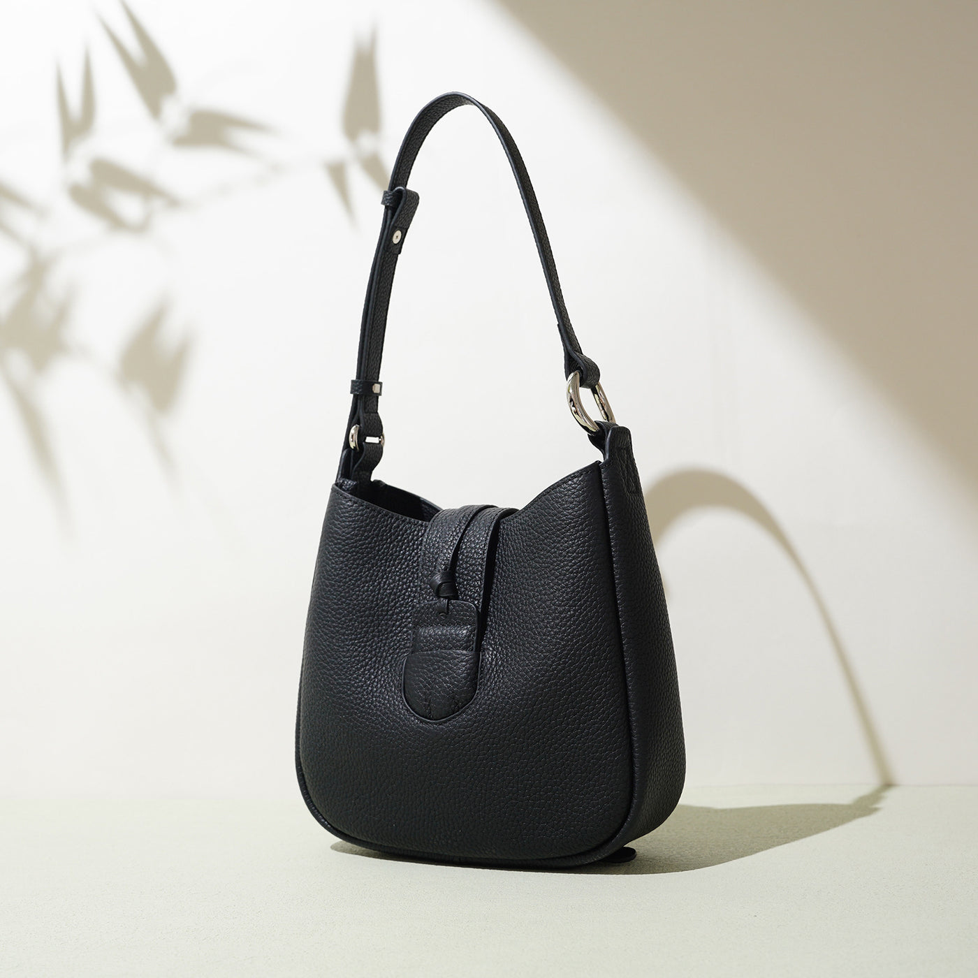 Large Capacity Commuter Soft Leather Handbag