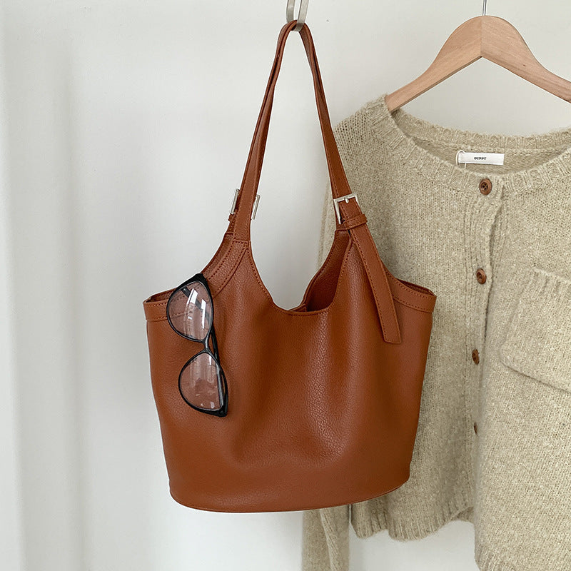 Idle Style Fashion Light Retro Pu Soft Leather Bag